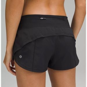 LULULEMON | Speed Up Low-Rise Lined Short 2.5” | Size 4 | Black
